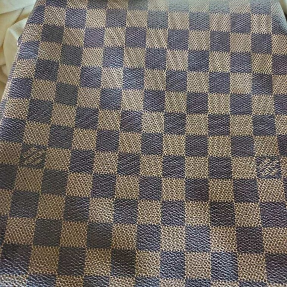 Louis Vuitton cross body - Picture 4 of 6